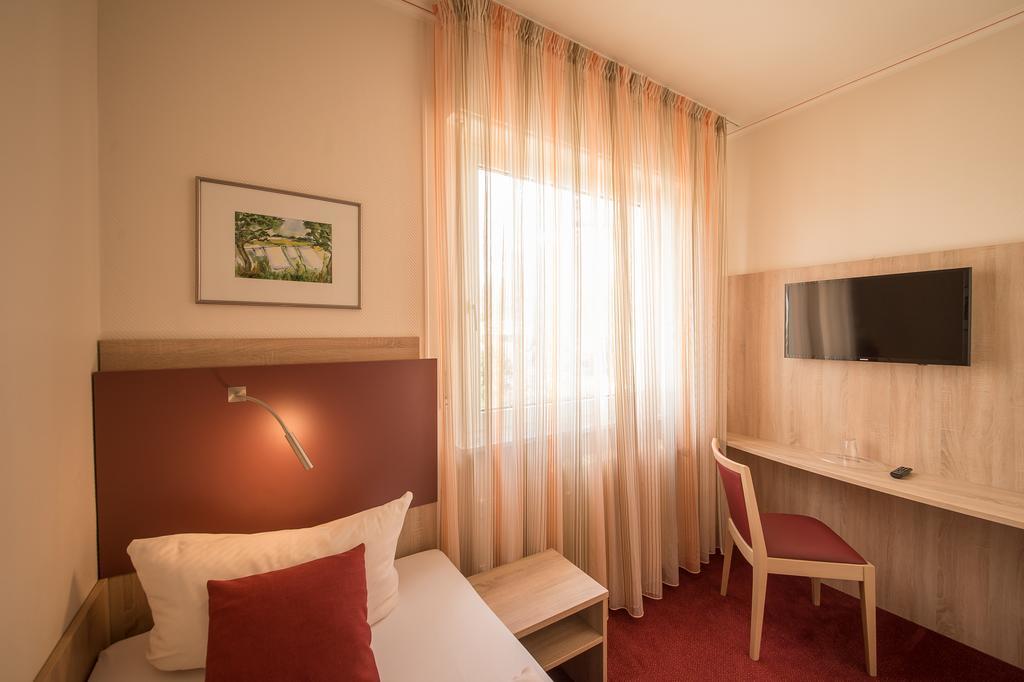 Hotel Leander Bitburg Kültér fotó