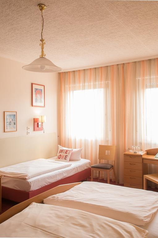 Hotel Leander Bitburg Kültér fotó